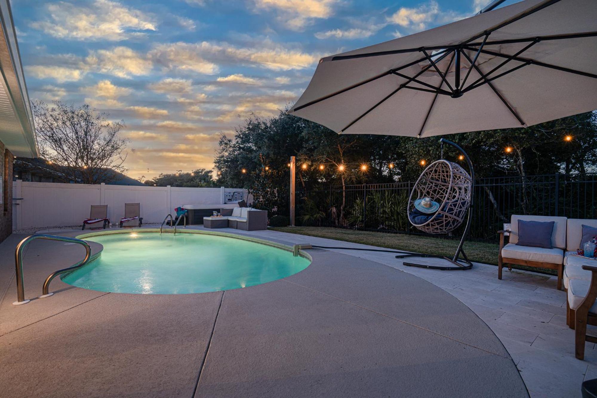 Heated Pool And Golf Cart, Walk To Beach! Best Deal! Destin Luaran gambar